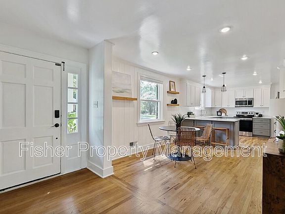 5th image of 3220 Kenmore Rd