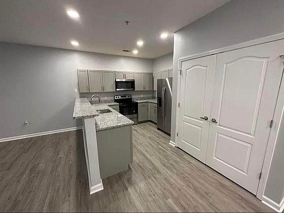 3rd image of 7712 Autry Cir APT 702