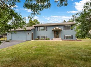 1805 W River St, Monticello, MN 55362