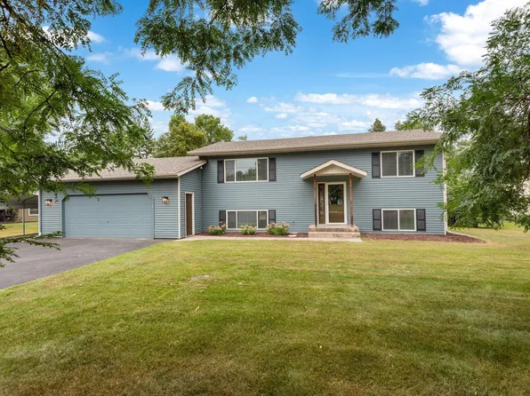 1805 W River St, Monticello, MN 55362