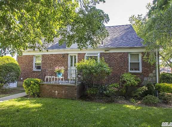 2nd image of 127 Sperry Blvd