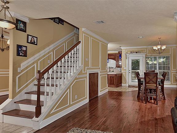 3rd image of 1215 Freedonia Dr