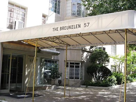 Sold by Corcoran | media 19