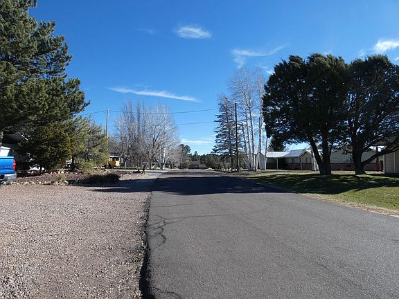 3rd image of 1540 Fairway Dr