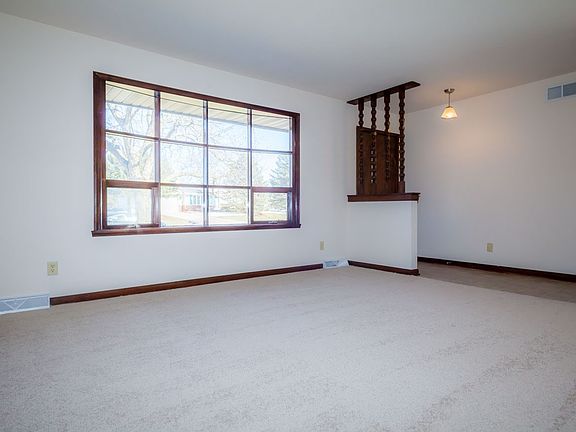 5th image of 8958 Galaxy Dr