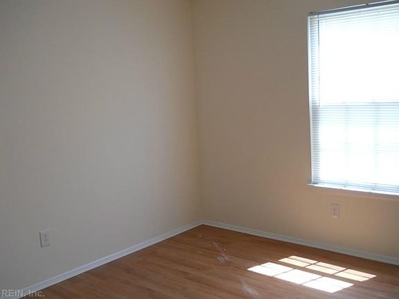 3rd image of 4140 Thalia Station Cir