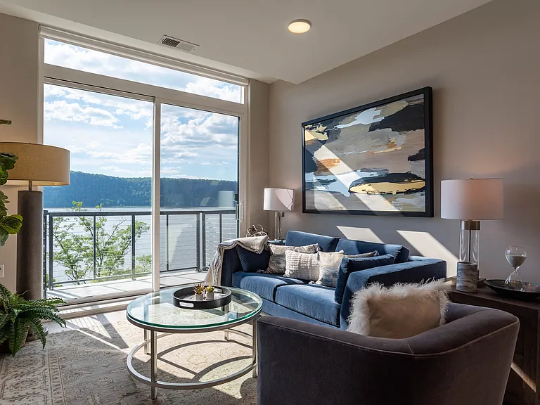 Stratus Terrace overlooking Hudson River