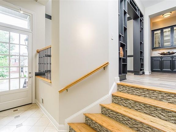 3rd image of 106 McLaren Gates Dr
