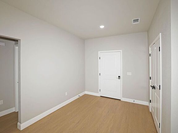 3rd image of 4709 Scotty Dr
