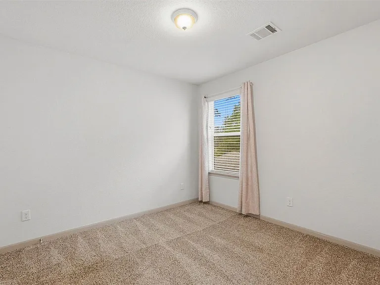634 Magnolia Bnd — Photo 10
