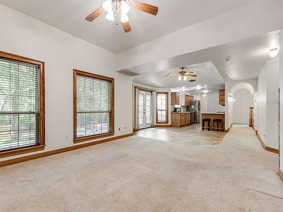 4th image of 115 Idle Creek Ct