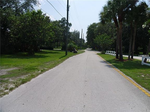 2nd image of 4815 Old Oak Trl