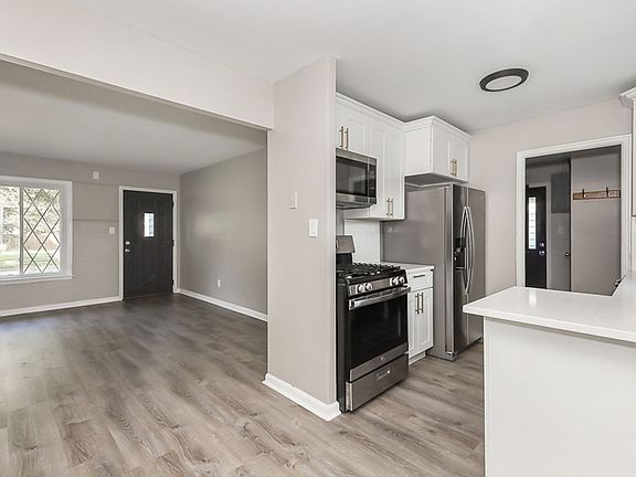 3rd image of 6407 Aylesworth Dr
