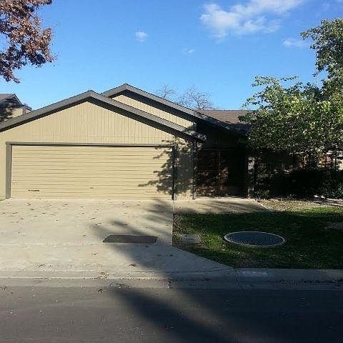 1st image of 2546 E Tulare Ave