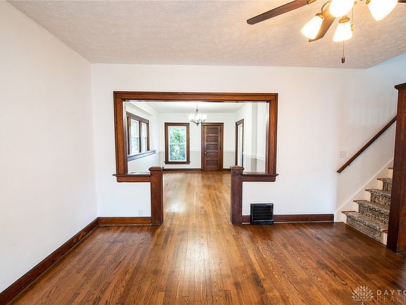 4th image of 27 Virginia Ave
