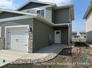 9658 W Tunis Dr, Sioux Falls, SD 57106