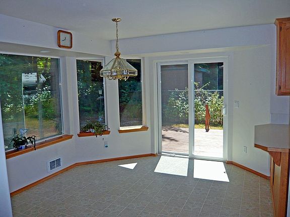 4th image of 11905 46th Ave NE