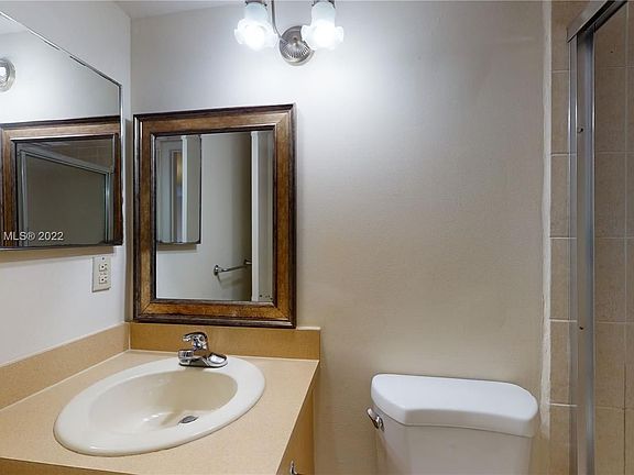 4th image of 18296 Mediterranean Blvd #34