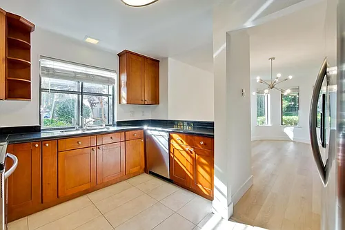 928 Wright Ave #303 Photo 1