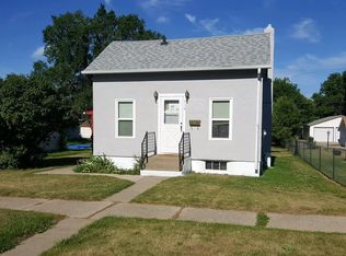514 9th Ave SE, Jamestown, ND 58401