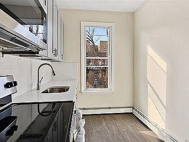 2nd image of 1530 Stadium Ave #2