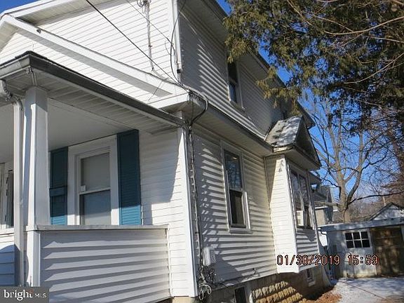 3rd image of 503 Kenmore Ave
