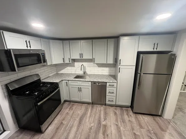7206 Chestnut Ave Floor 3, Elkins Park, PA 19027