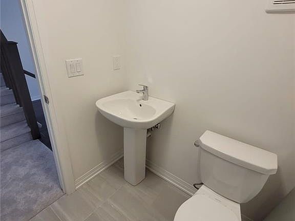5th image of 585 Colborne St E #913