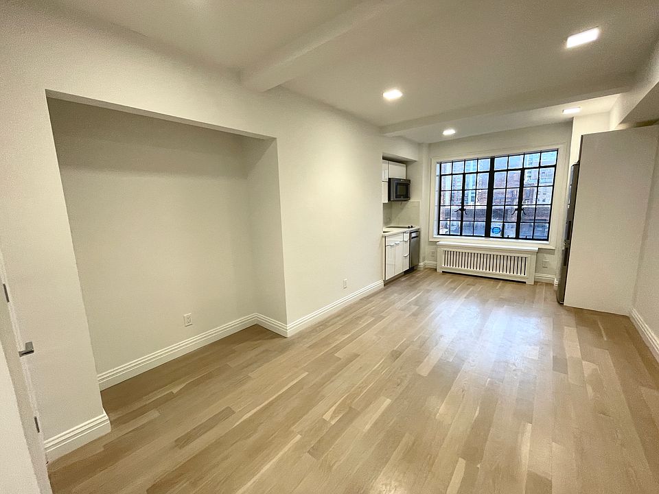 1st image of 5 Tudor City Pl APT 1516