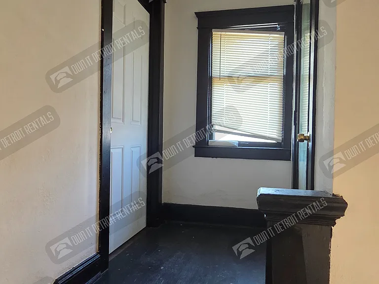 2982 Vicksburg St — Photo 4
