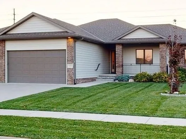 1005 Summerwood Dr, Fremont, NE 68025