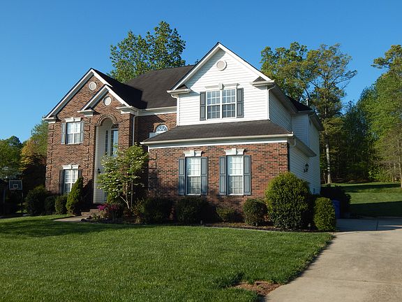 3rd image of 190 Castles Gate Dr