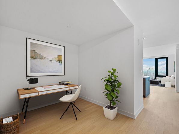 18 6th Ave APT 4810