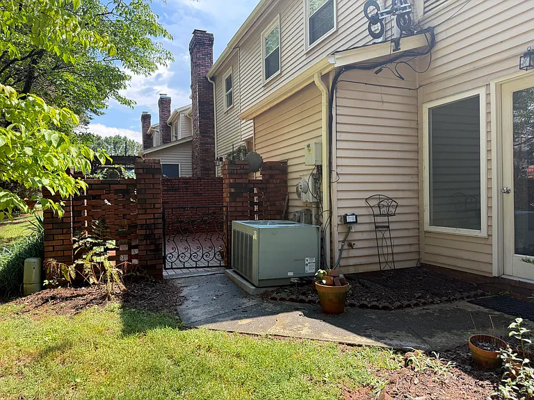 2705 N Center St #26 — Photo 31