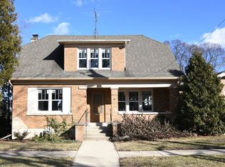 800 S 4th St, St Charles, IL 60174