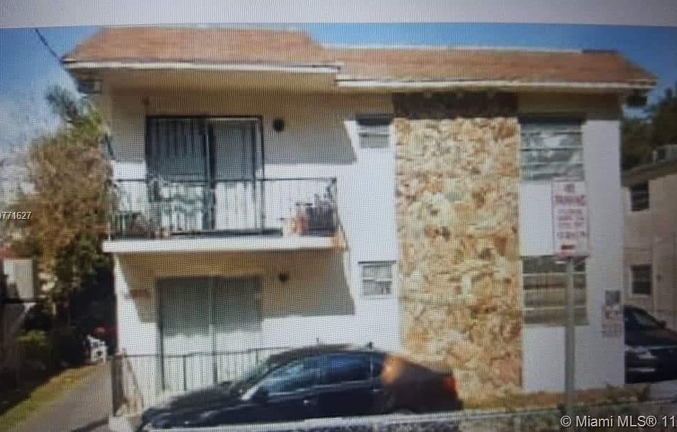 2nd image of 667 SW 3rd St APT 3