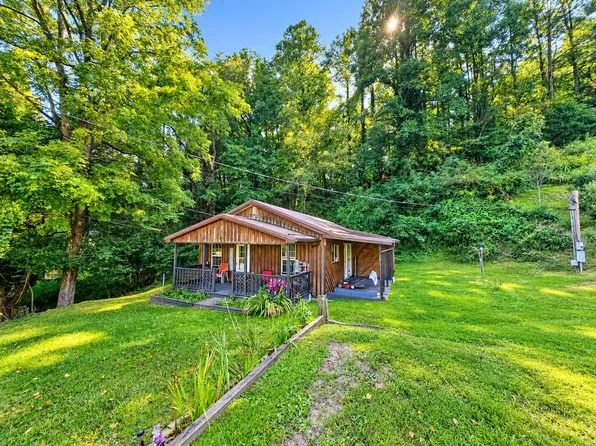 7 Cole St, Ansted, WV 25812