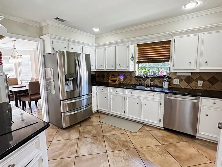 3934 Cypress Lake Dr — Photo 12