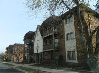 6655 172nd St APT 1D, Tinley Park, IL 60477