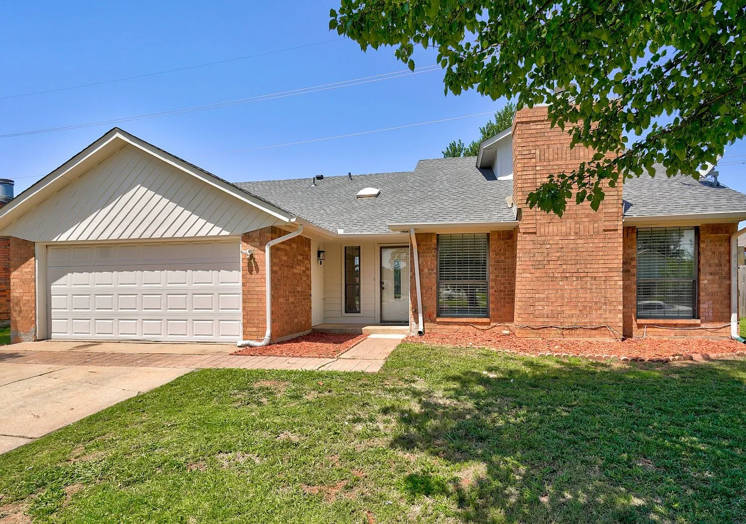 Freshly Remodeled Home Ready for Rent — Photo 2