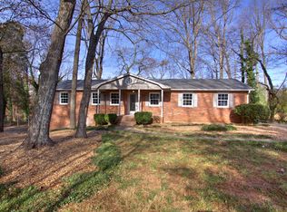 6810 Rollingwood Dr, Clemmons, NC 27012