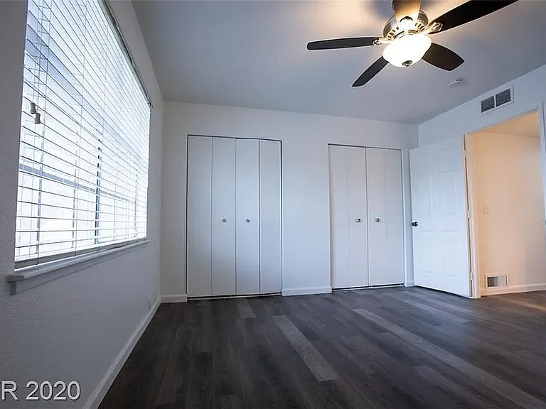 1125 Vegas Valley Dr — Photo 12