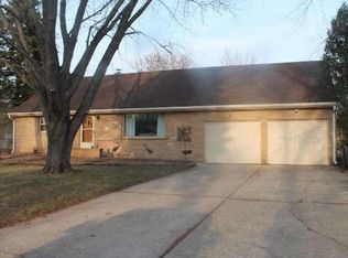 W147N5098 Dolphin Dr, Menomonee Falls, WI 53051