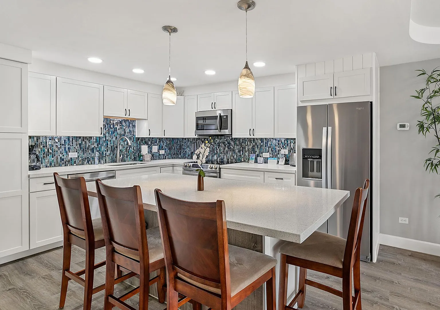 Kamaole Sands 4-213 - Beautiful Modern Renovation - Bright & Open - — Photo 1