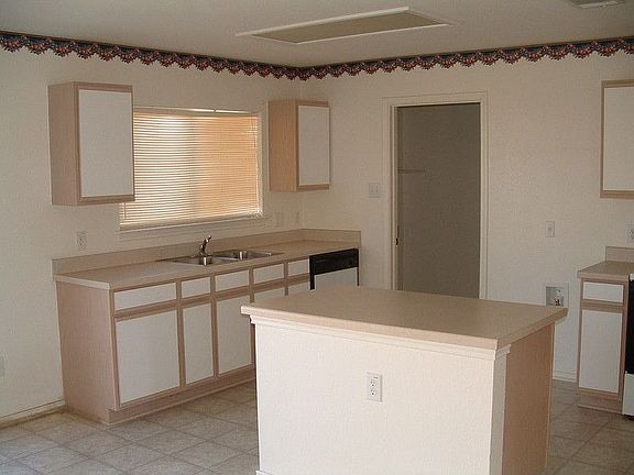 5th image of 210 Sunny Brook Dr