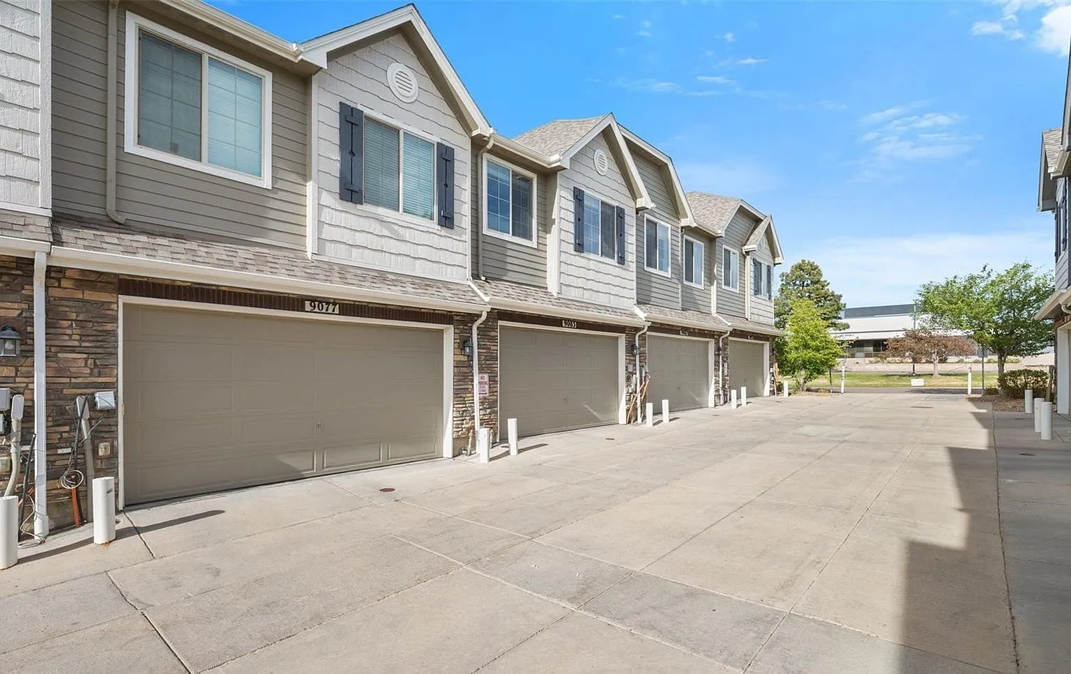 3 bed, 2.5 bath, 1552 sqft, $2,995 — Photo 3