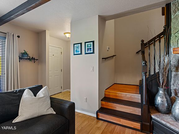 5th image of 3004 Englewood Ave #33