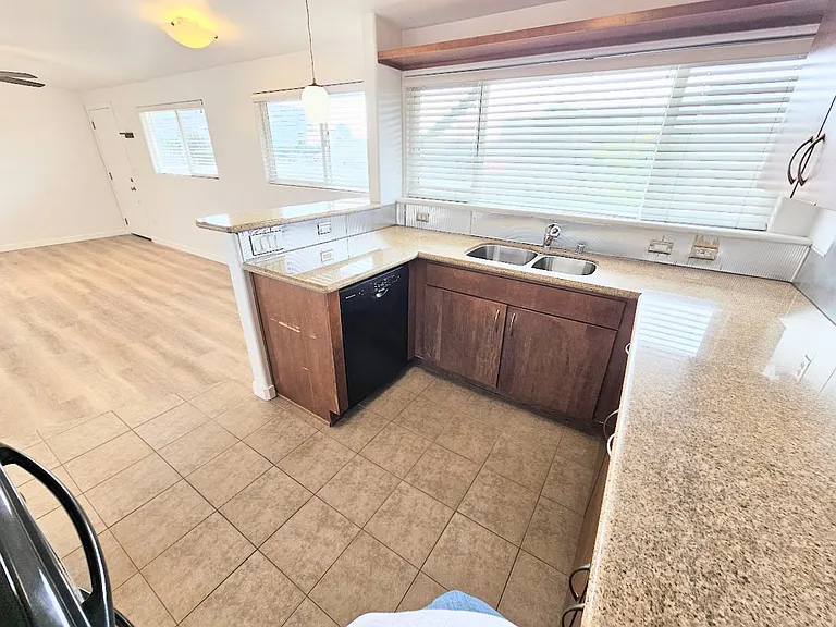 4960 Coronado Ave #6 — Photo 7