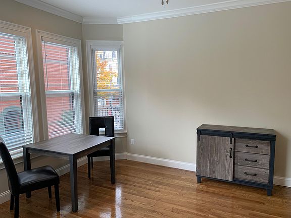 Living room (faces Worcester Street)