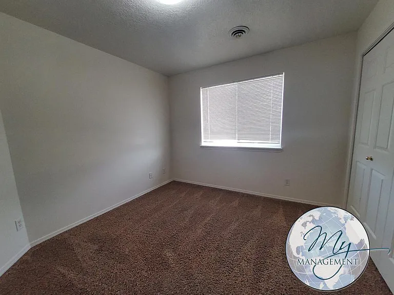 3 bed, 2.0 bath, 1180 sqft, $1,590 — Photo 16